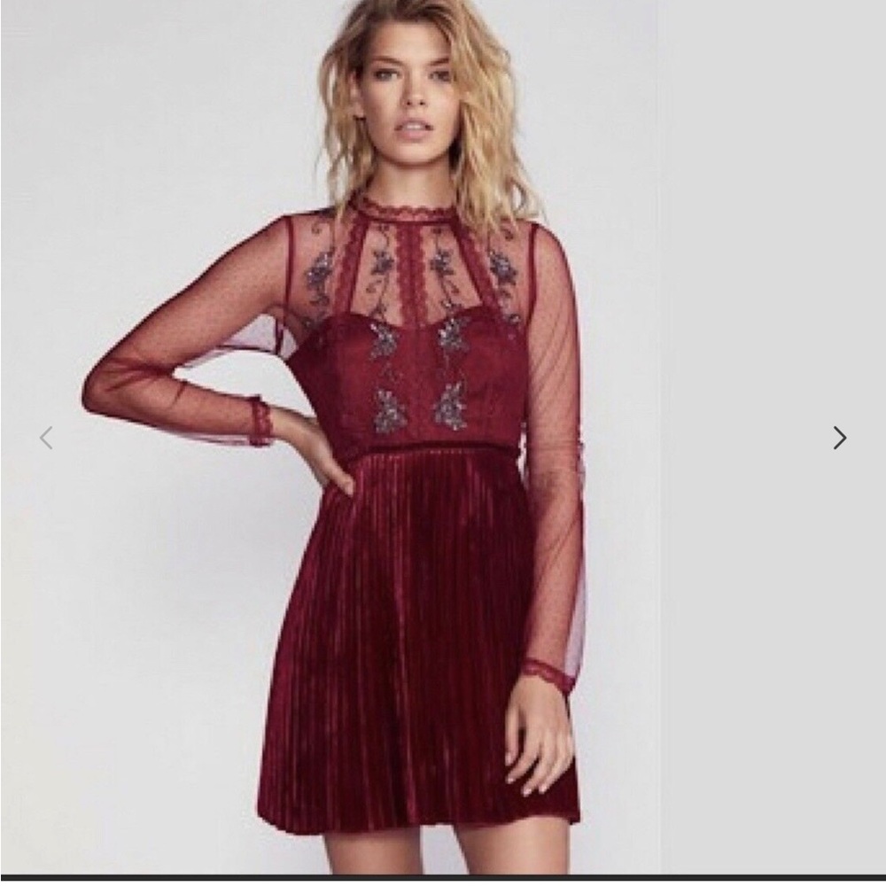 NWT FREE PEOPLE Ariel Pleated Mini Dress Red Velvet Lace Size 2